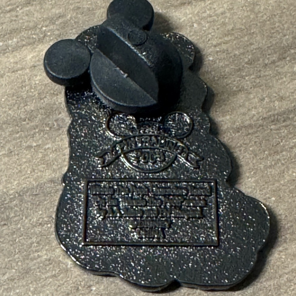 5/$25 Disney Baby Winnie The Pooh Eating Hunny Pin‎ - Picture 2 of 2